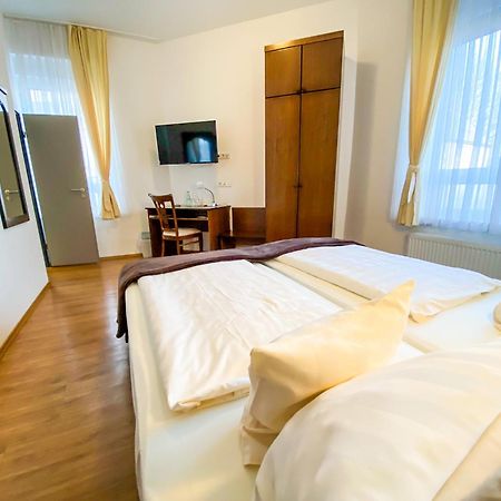 Hotel Waldschloesschen มึลไฮม์ อันแดร์ รัวร์ ภายนอก รูปภาพ