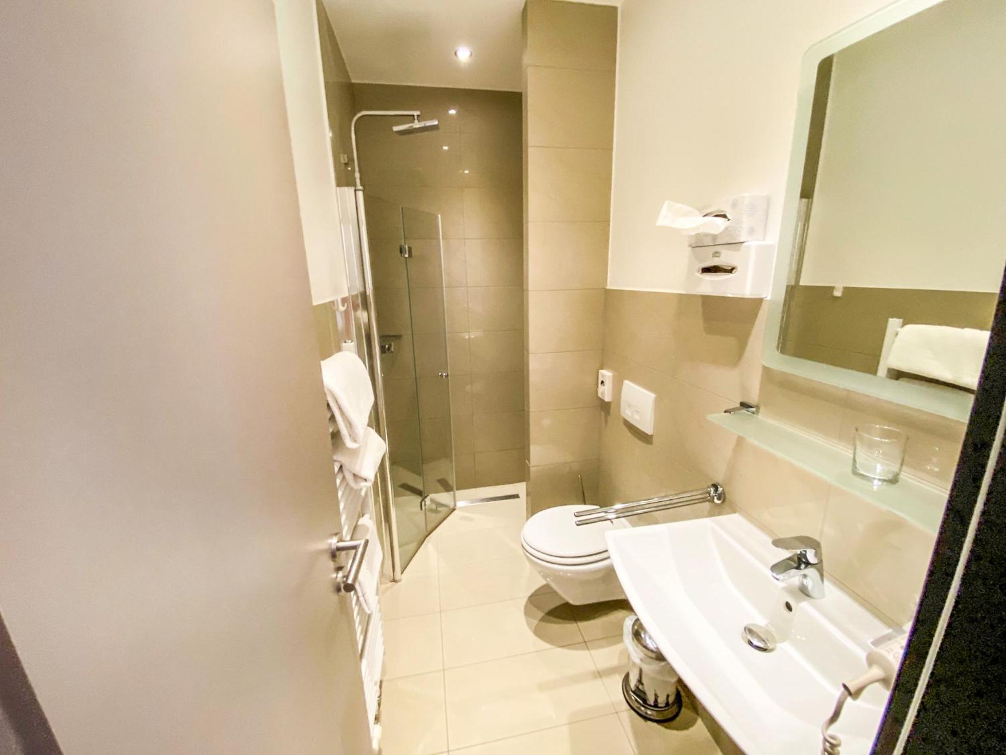 Hotel Waldschloesschen มึลไฮม์ อันแดร์ รัวร์ ภายนอก รูปภาพ