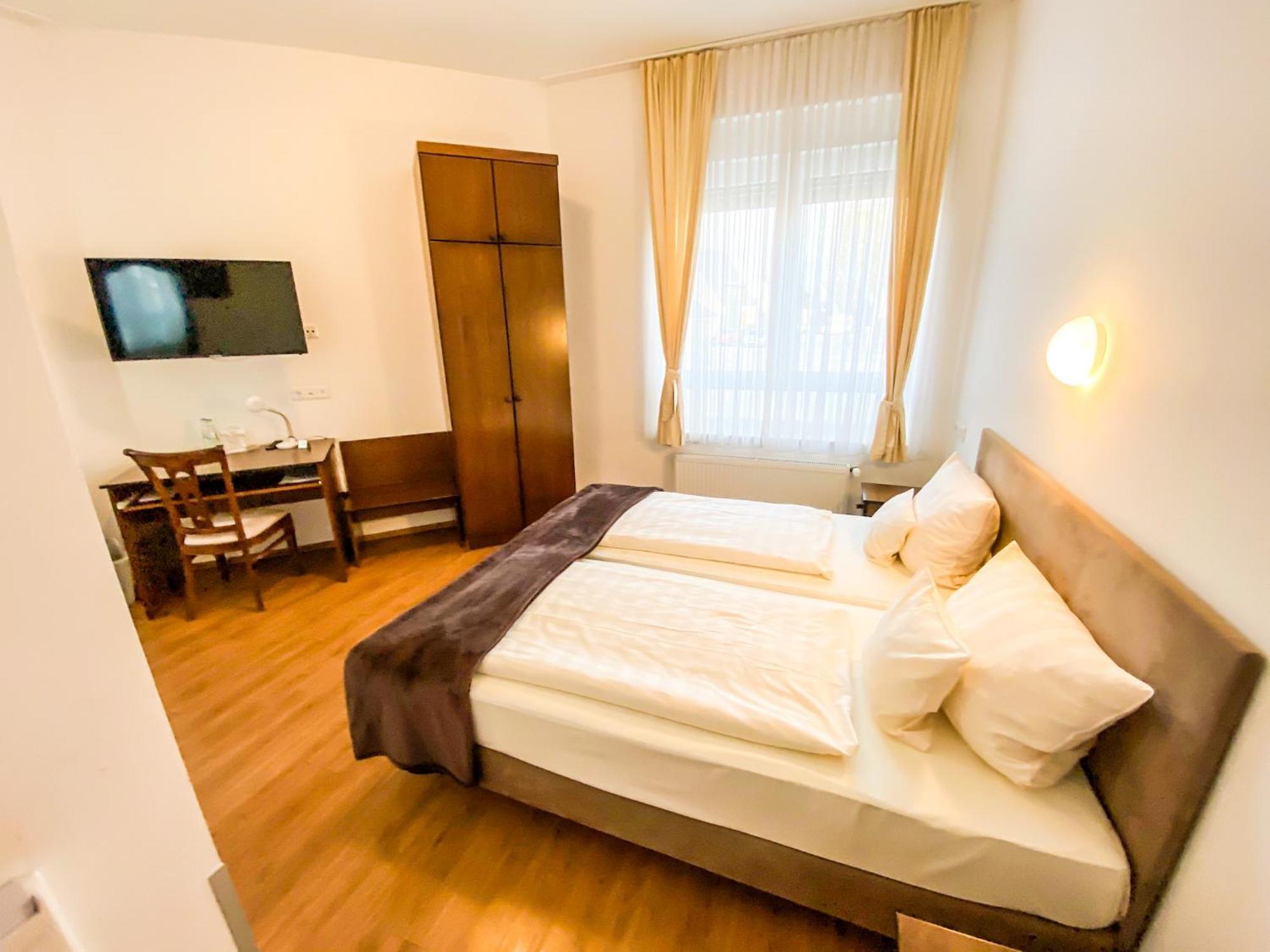 Hotel Waldschloesschen มึลไฮม์ อันแดร์ รัวร์ ภายนอก รูปภาพ