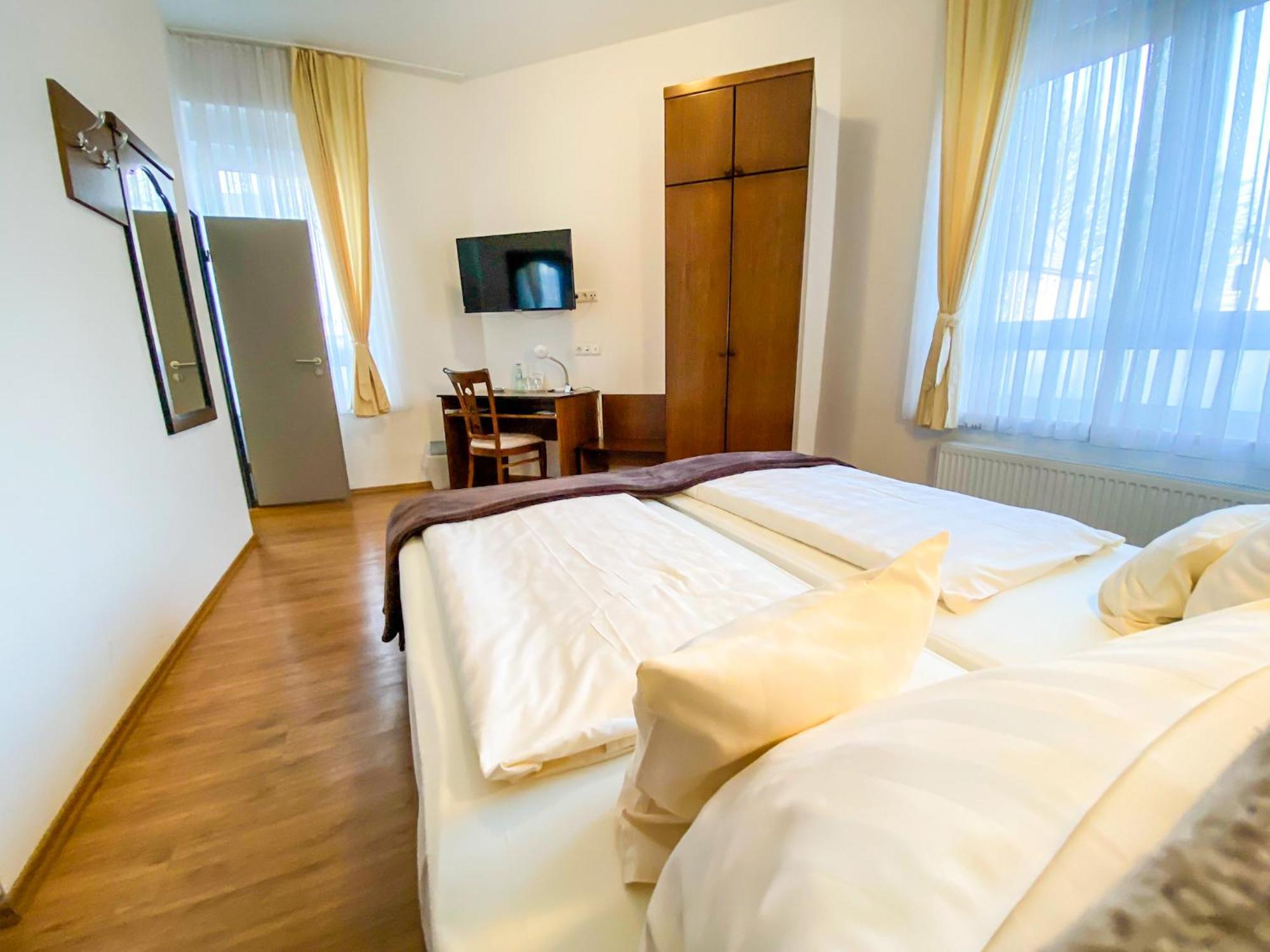 Hotel Waldschloesschen มึลไฮม์ อันแดร์ รัวร์ ภายนอก รูปภาพ