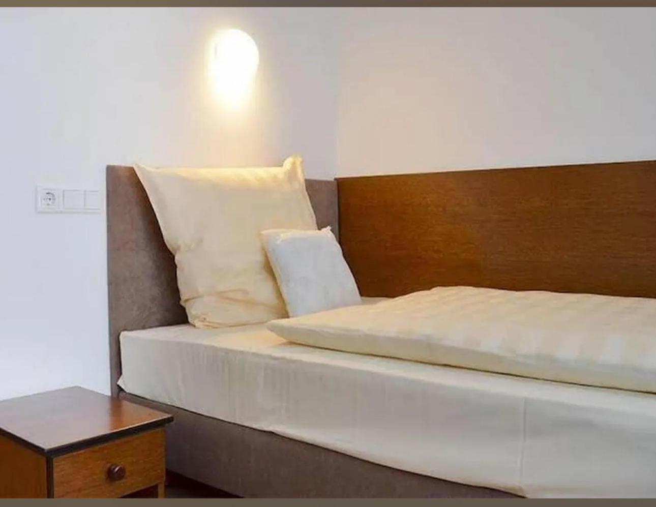Hotel Waldschloesschen มึลไฮม์ อันแดร์ รัวร์ ภายนอก รูปภาพ