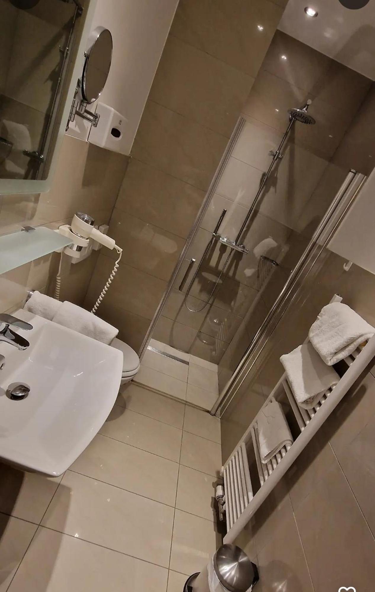 Hotel Waldschloesschen มึลไฮม์ อันแดร์ รัวร์ ภายนอก รูปภาพ