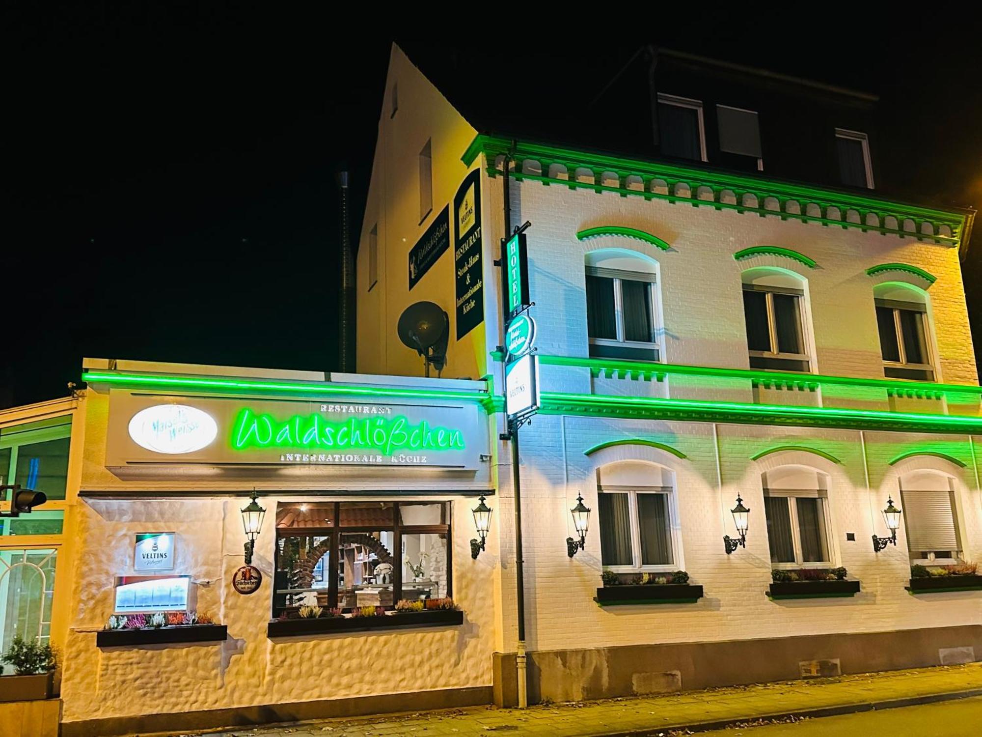 Hotel Waldschloesschen มึลไฮม์ อันแดร์ รัวร์ ภายนอก รูปภาพ
